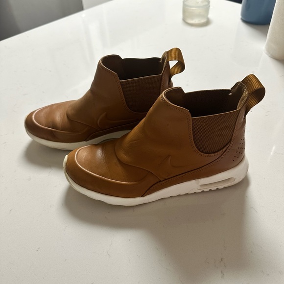 Nike boots - Picture 2 of 4